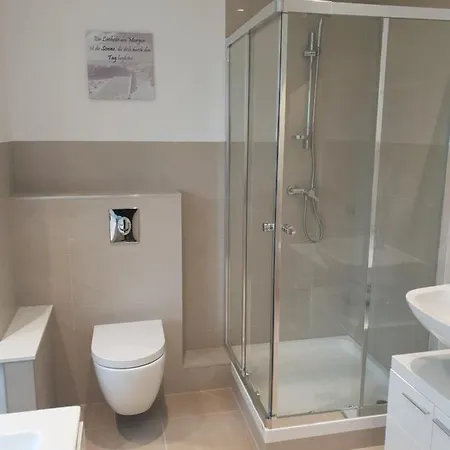 Mit Jacuzzi Naehe Flughafen Koeln Bonn *