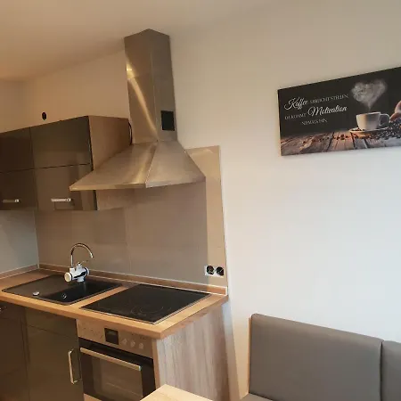 Mit Jacuzzi Naehe Flughafen Koeln Bonn