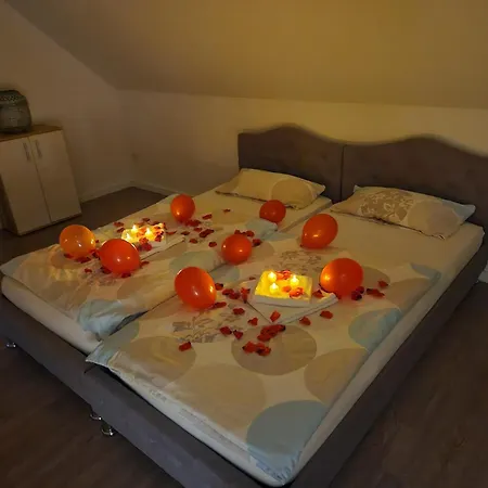 Mit Jacuzzi Naehe Flughafen Koeln Bonn *