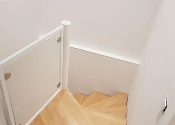 Appartement Mit Jacuzzi Naehe Flughafen Koeln Bonn