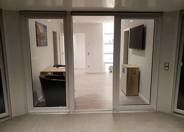 Appartement Mit Jacuzzi Naehe Flughafen Koeln Bonn *