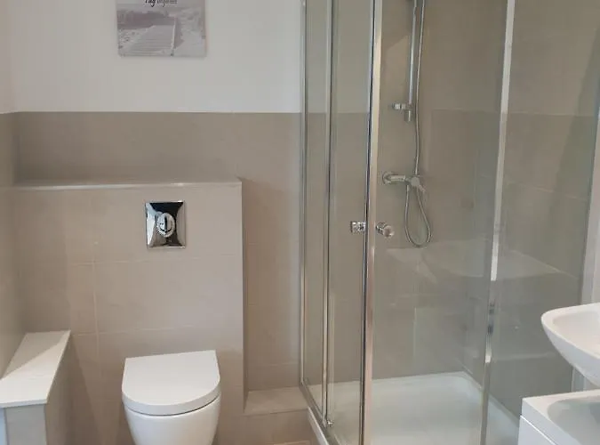 Mit Jacuzzi Naehe Flughafen Koeln Bonn *