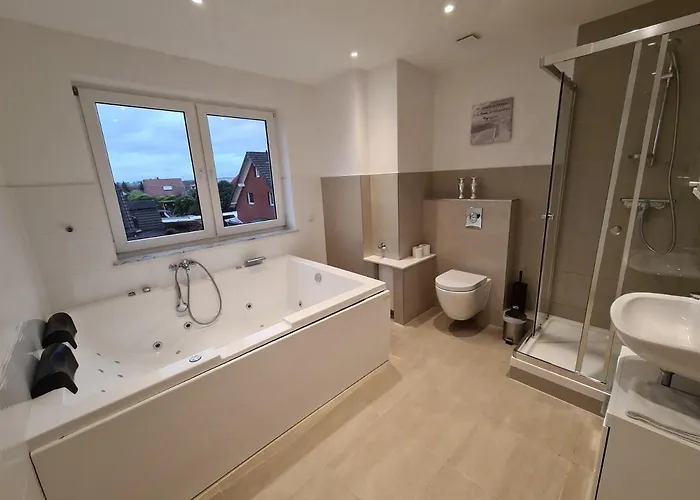 Mit Jacuzzi Naehe Flughafen Koeln Bonn Appartement